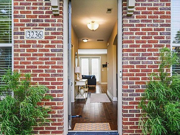 4th image of 3236 Beaumont Centre Cir