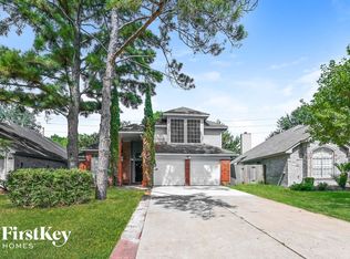 15966 Oak Mountain Dr, Houston, TX 77095