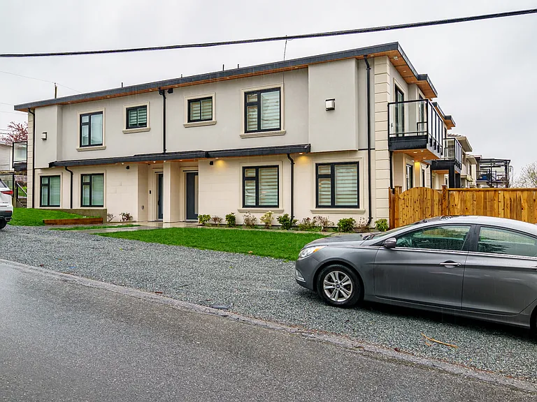 3087 Royal Oak Ave — Photo 2