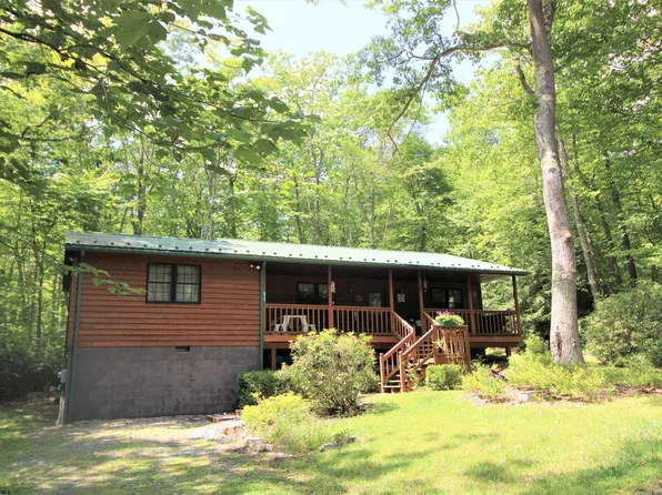 51 Redwood Dr, Terra Alta, WV 26764