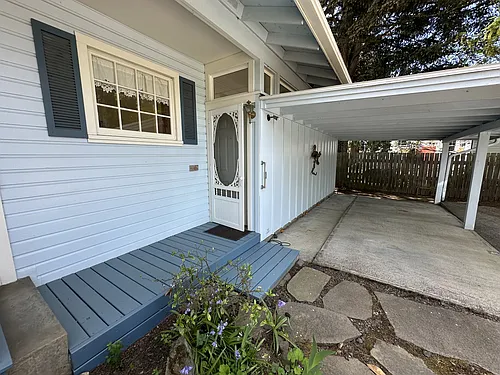 795 E College St Photo 1