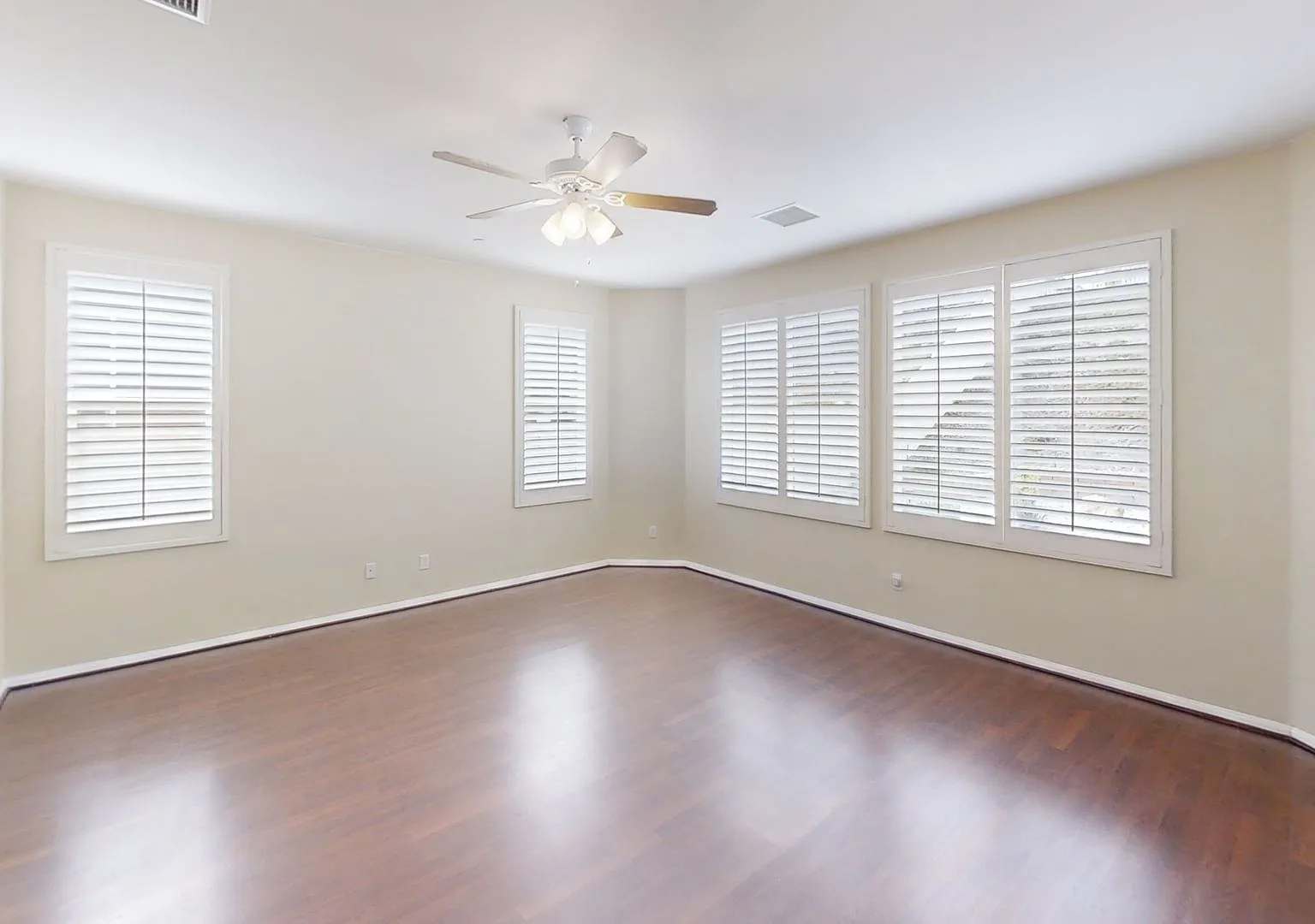 Your Perfect Retreat Awaits in The Vibrant Four Seasons 55+ Community! — Photo 2