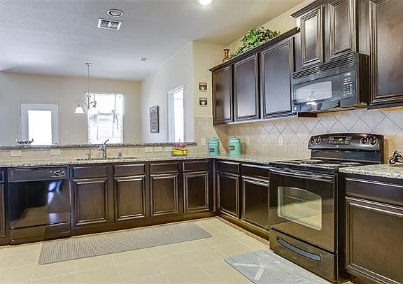 5th image of 15001 Waters Dr