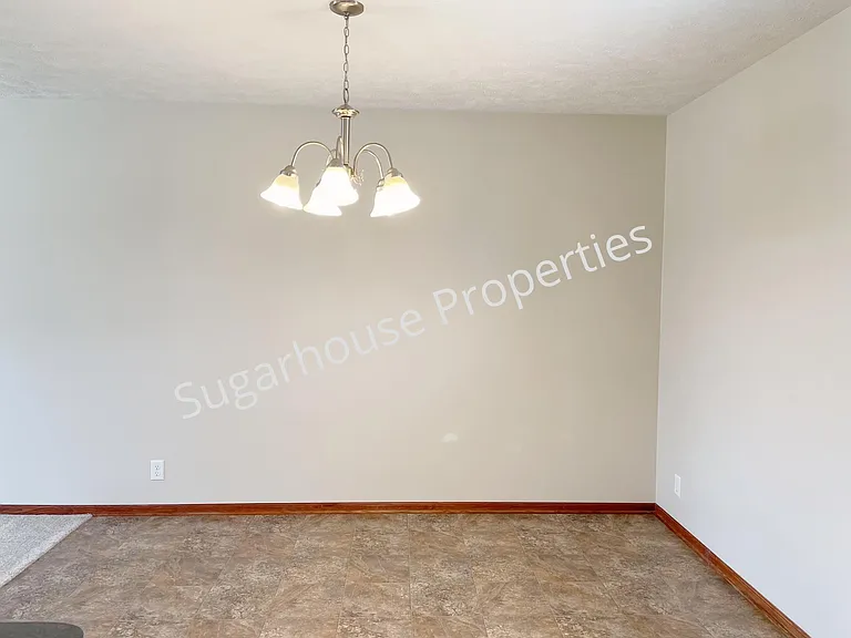 1711 SW 27th St — Photo 9