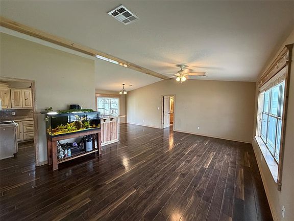 5th image of 904 4th St