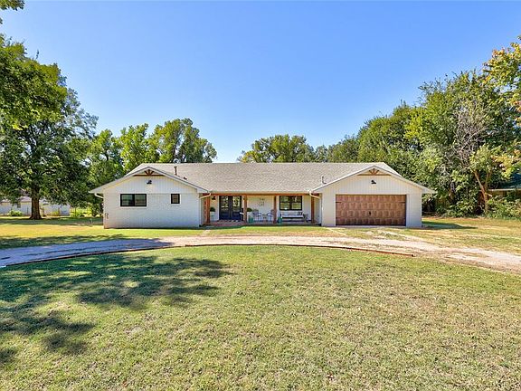 3rd image of 223 S Lake Park Dr