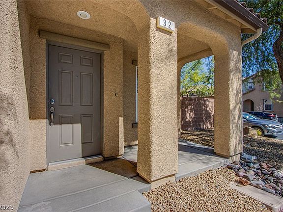 4th image of 32 Warrendale Ct