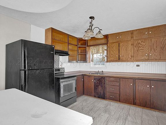 5th image of 3812 NE 9th Ave