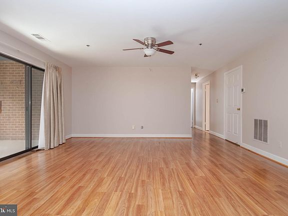 3rd image of 2 Southerly Ct APT 406