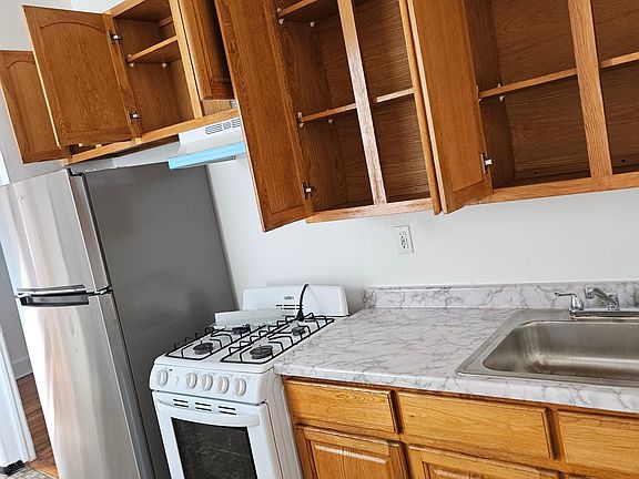 2nd image of 235 Union Ave Floor 2