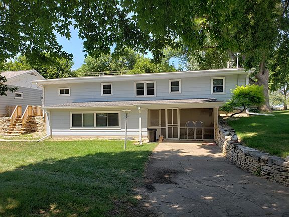 2nd image of 2500 S Lakeview Dr