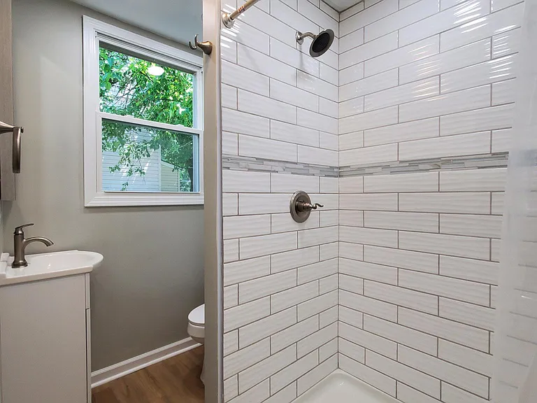 952 Lilley Ave — Photo 5