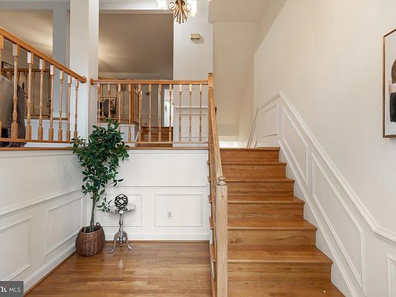 3rd image of 4416 S Pershing Ct