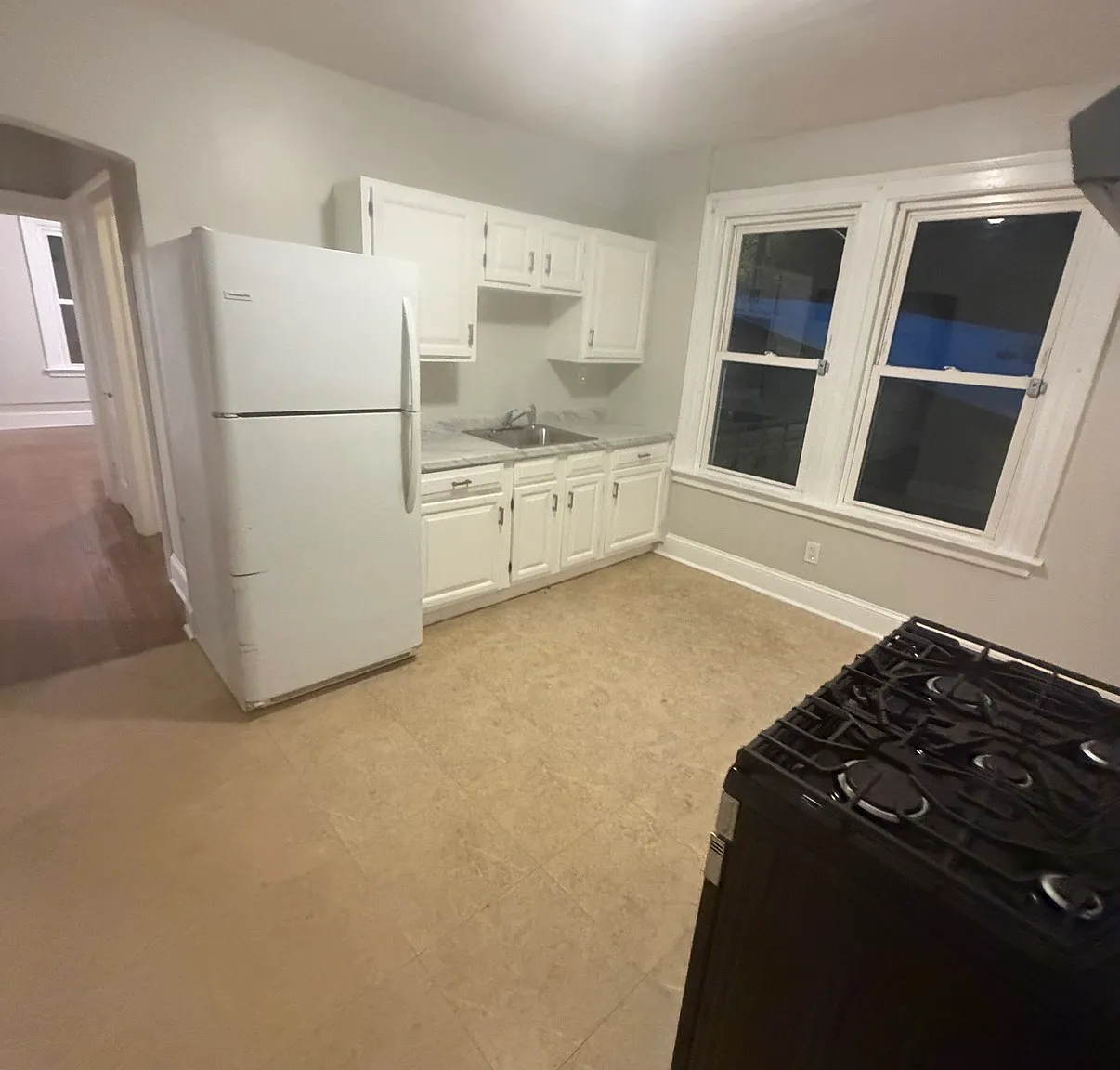 2 bed, 1000 sqft, $1,895 — Photo 3