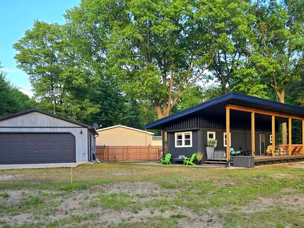 7949 W Fox Rd, Mears, MI 49436