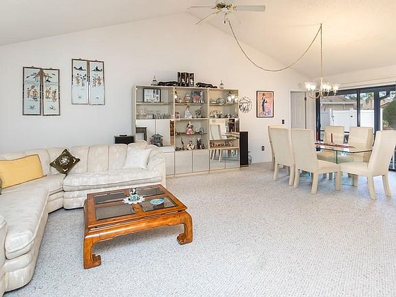 2nd image of 4 Bayside Dr