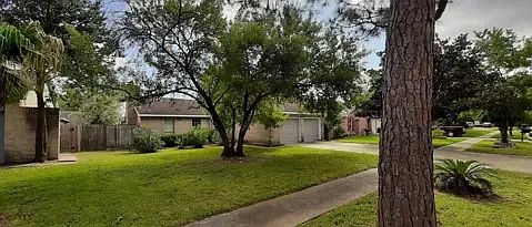 3rd image of 10110 Trade Winds Dr