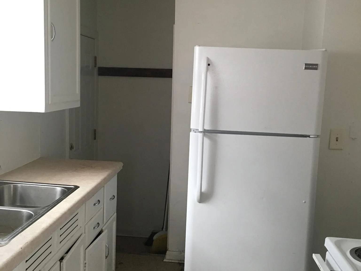 2 bed, 1080 sqft, $1,000 — Photo 3
