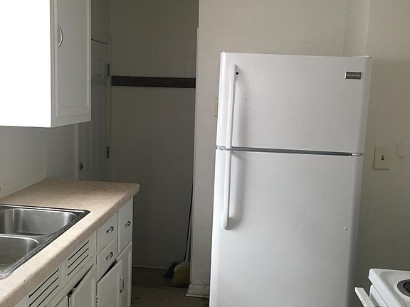 3rd image of 4322 Spann Ave