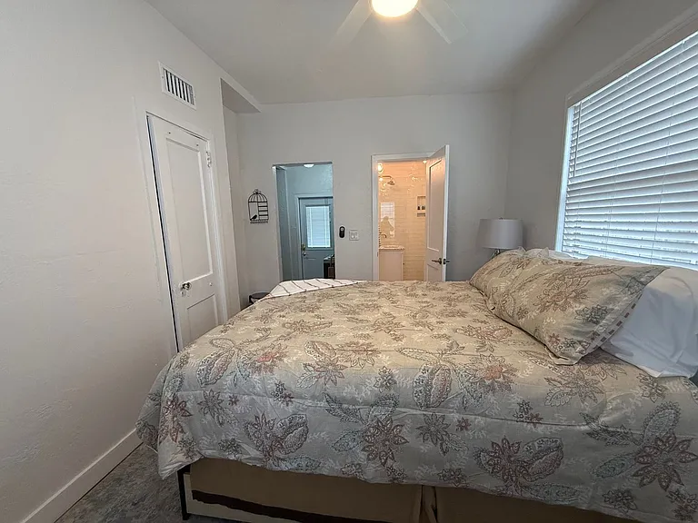 359 Greenbriar Dr #B — Photo 4