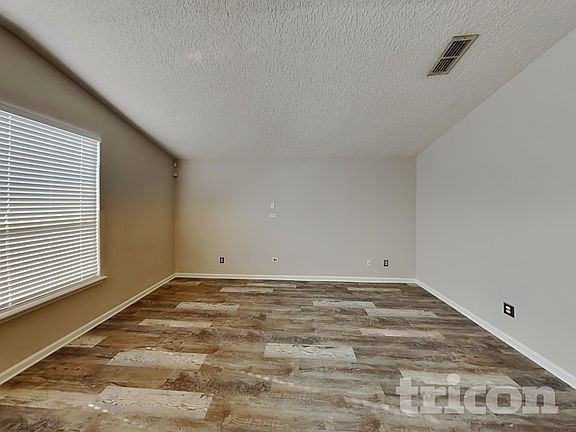2nd image of 13698 Devan Lee Dr N