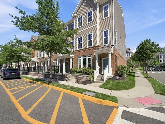 3rd image of 128 Wesmont Dr