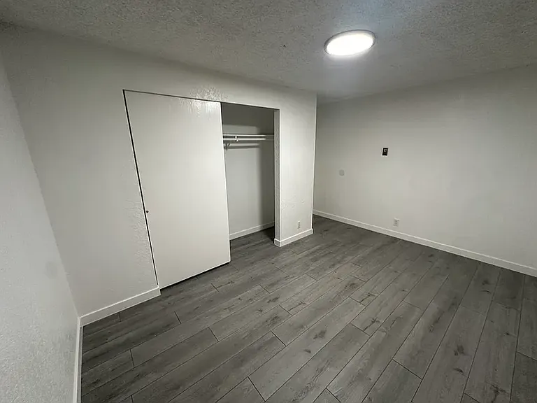 120 Stanford Dr #C — Photo 21