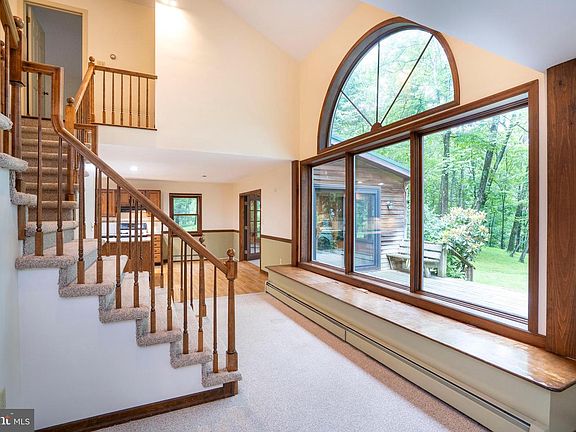 4th image of 1040 Radio Club Rd