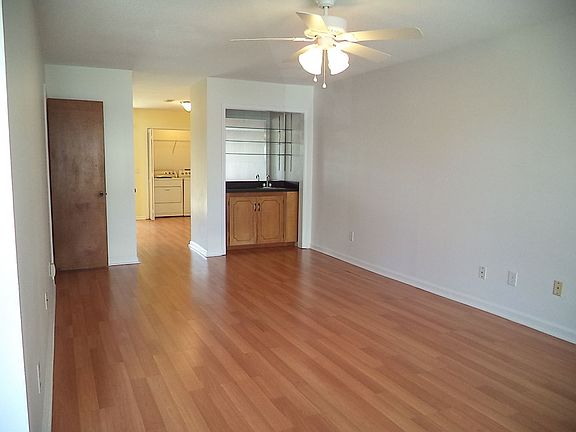 2nd image of 112 Brian Ct
