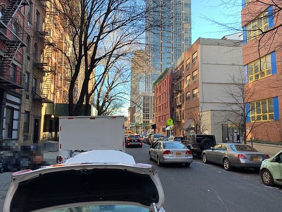 5th image of 331 E 92nd St