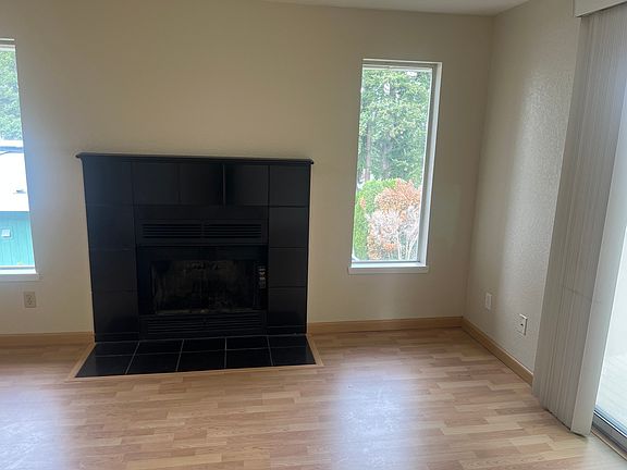5th image of 6003 Broadway #D