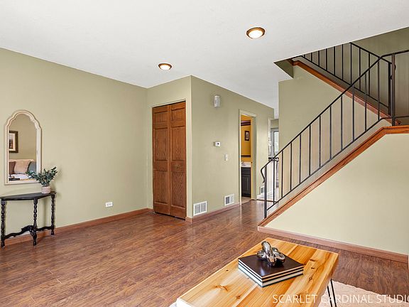4th image of 2S620 Hampton Dr