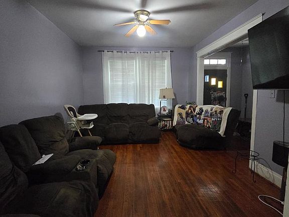 2nd image of 222 S St NE
