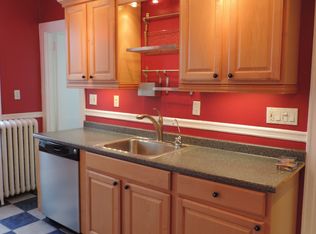 7 Bretton Rd, West Hartford, CT 06119
