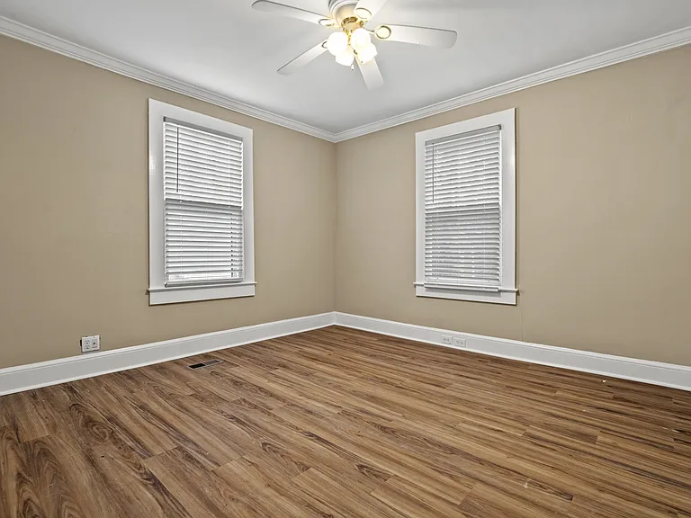 202 S Carolina Dr — Photo 16