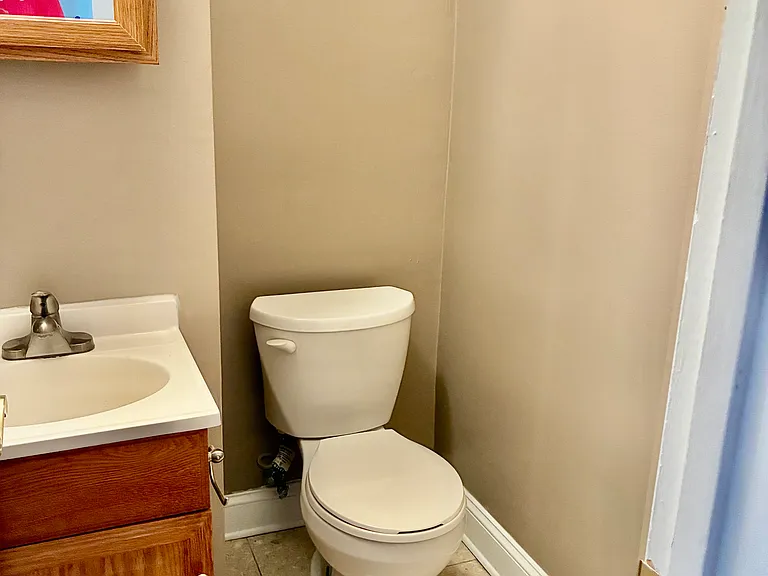 3451 Ainslie St — Photo 16