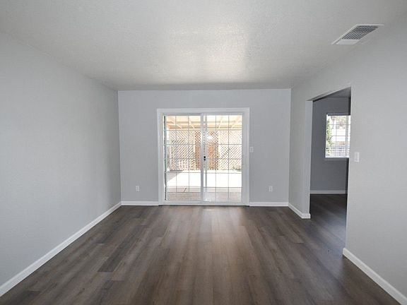 5th image of 7528 Blackthorne Way