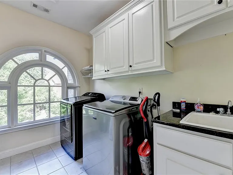11037 Estates Cir — Photo 17