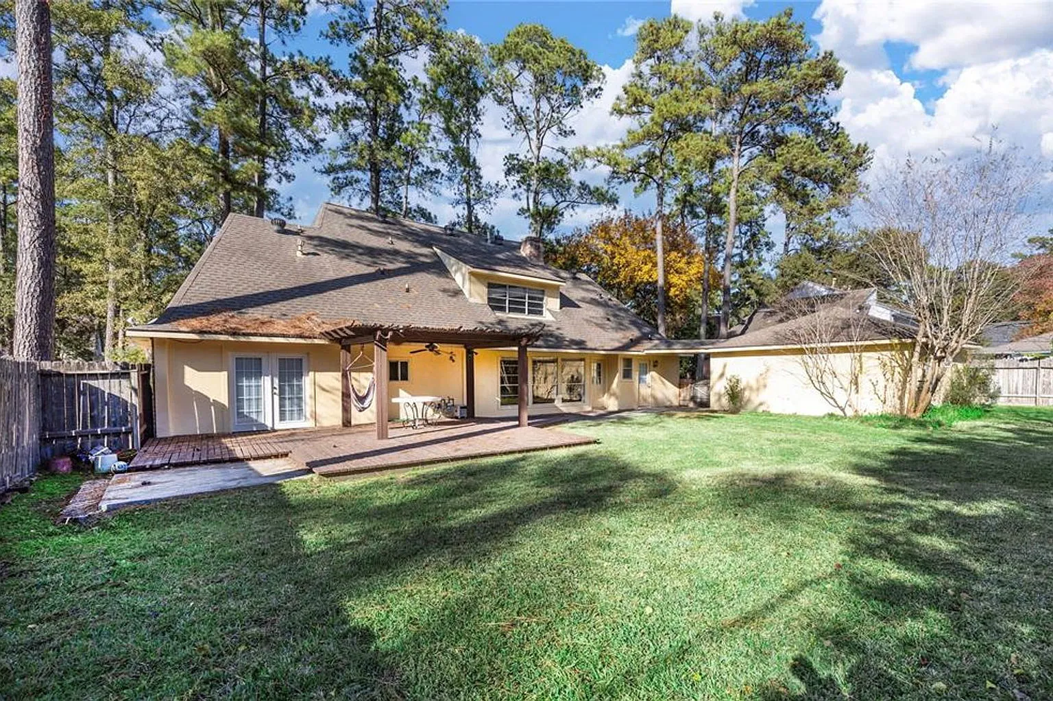 4 bed, 2.5 bath, 2793 sqft, $2,375 — Photo 1