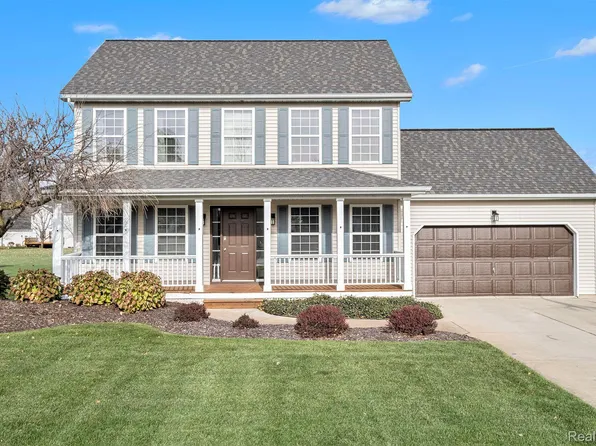 6354 Oak Leaf Trl, Linden, MI 48451