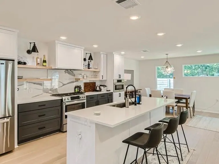 6215 Club Ter — Photo 16