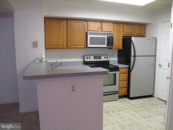4th image of 1609 Airy Hill Ct #8A