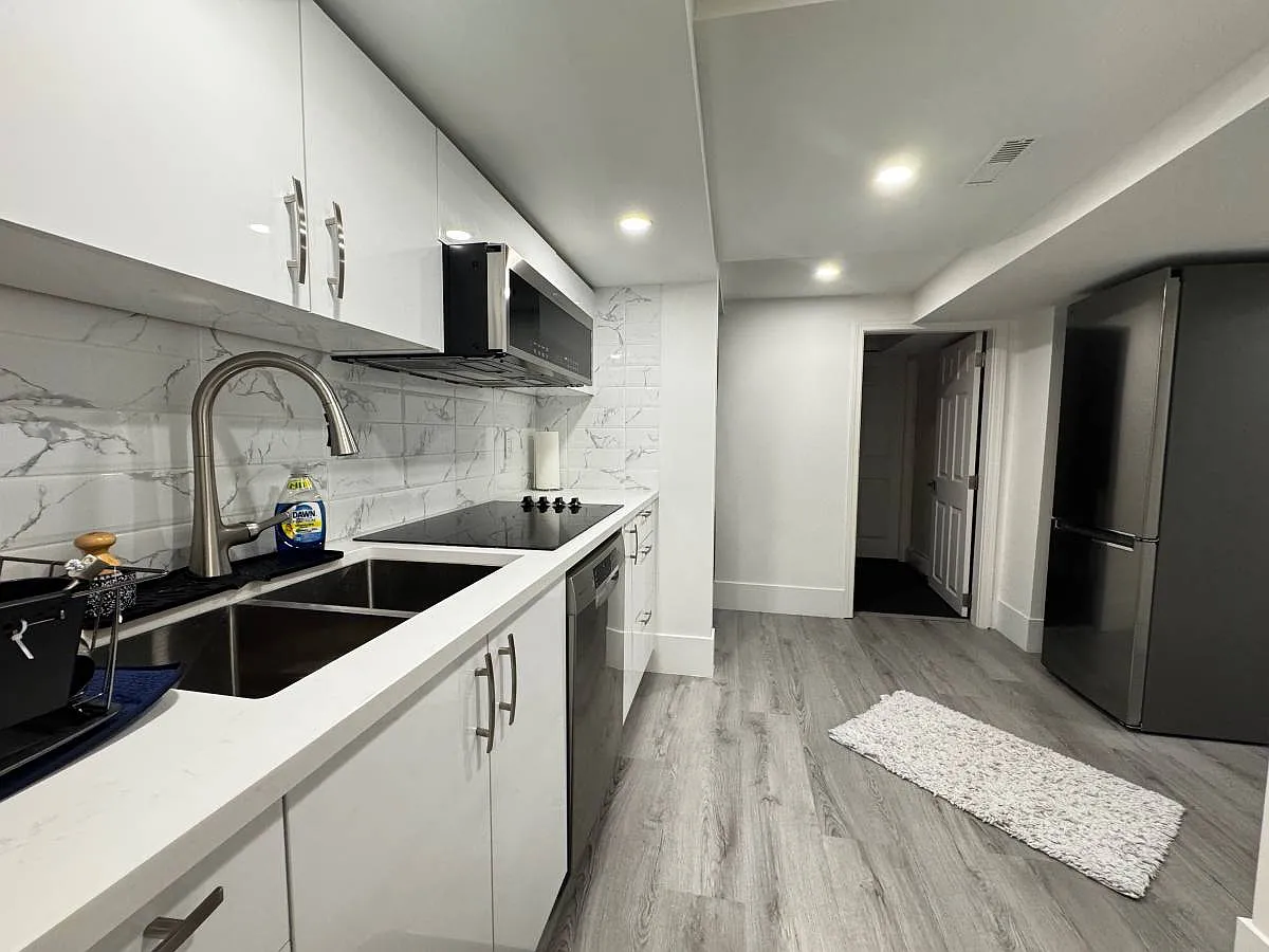 2 bed, 875 sqft, $2,690 — Photo 4