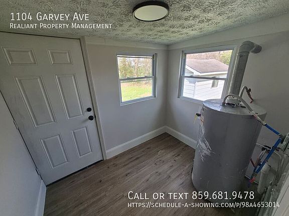 4th image of 1104 Garvey Ave