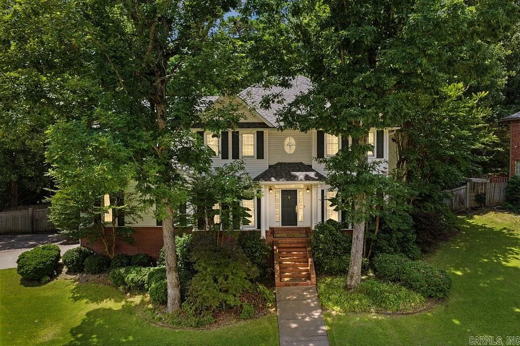 4 bed, 3.5 bath, 2836 sqft, $3,500 — Photo 1