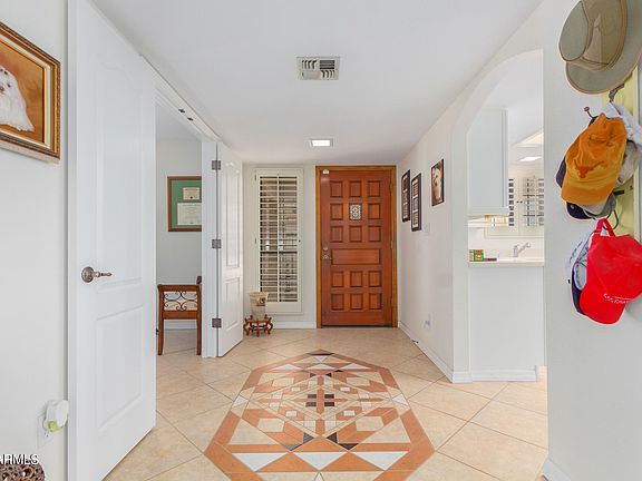 5th image of 8315 N 21ST Drive #G201