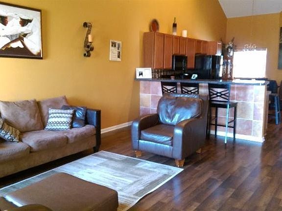 4th image of 1583 E 56th Ave