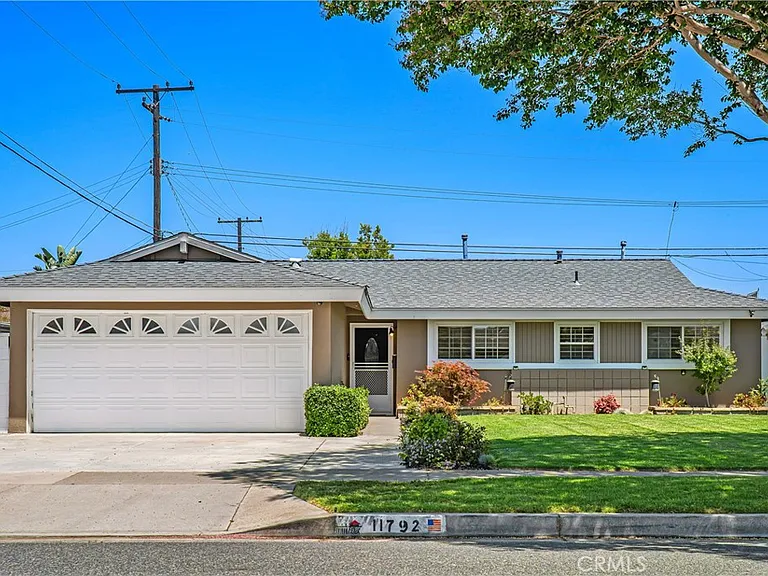 11792 Winton St — Photo 2