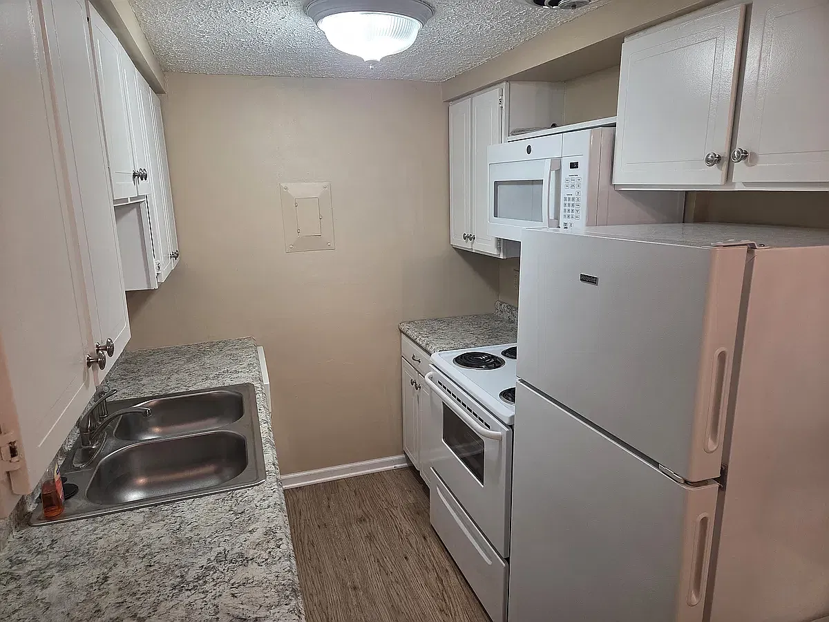 2 bed, $975 — Photo 3