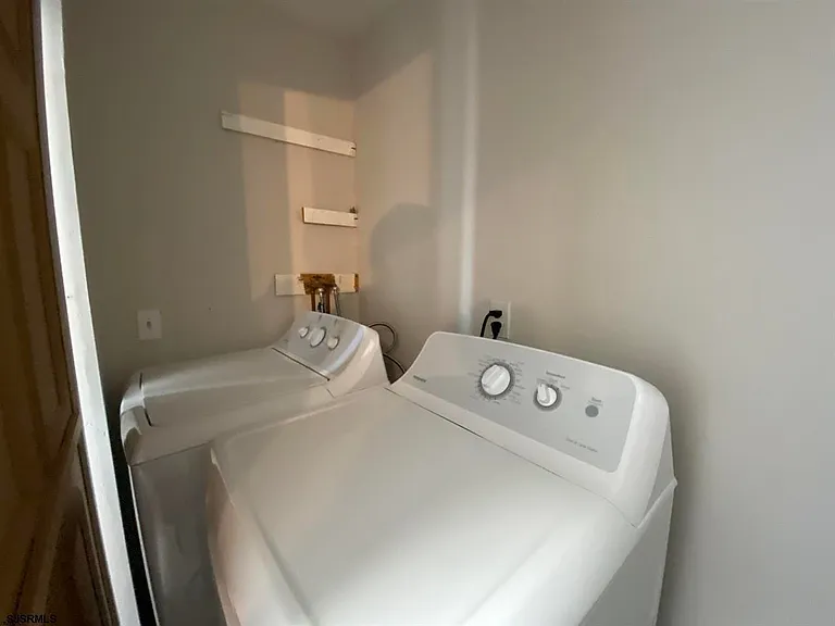 29 N Bartram Ave — Photo 3